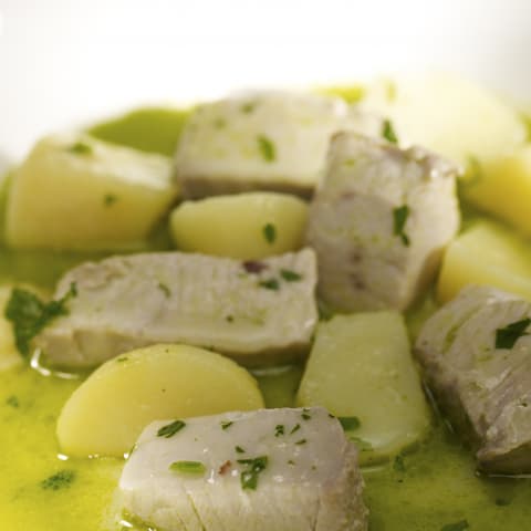 Imagen Solomillos de atún Campos en salsa verde con patatas