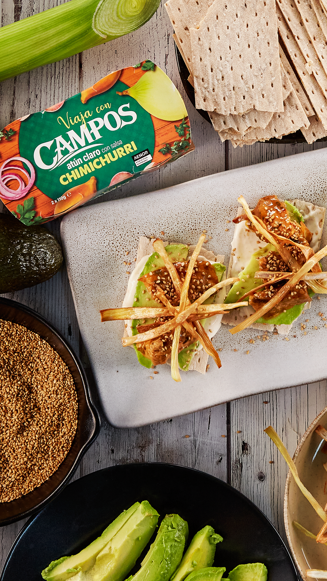 TOSTADAS CON ATÚN CLARO CON SALSA CHIMICHURRI