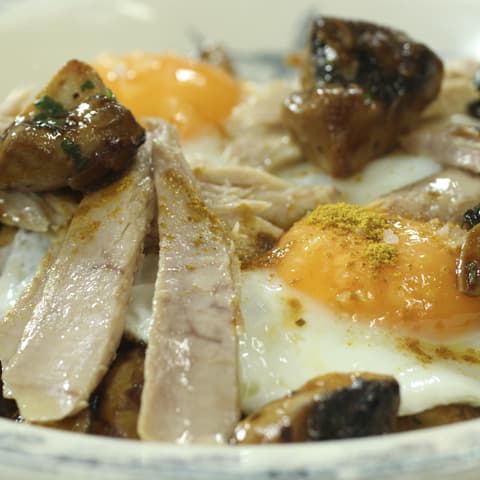 Imagen Champiñones con huevos y ventresca Campos
